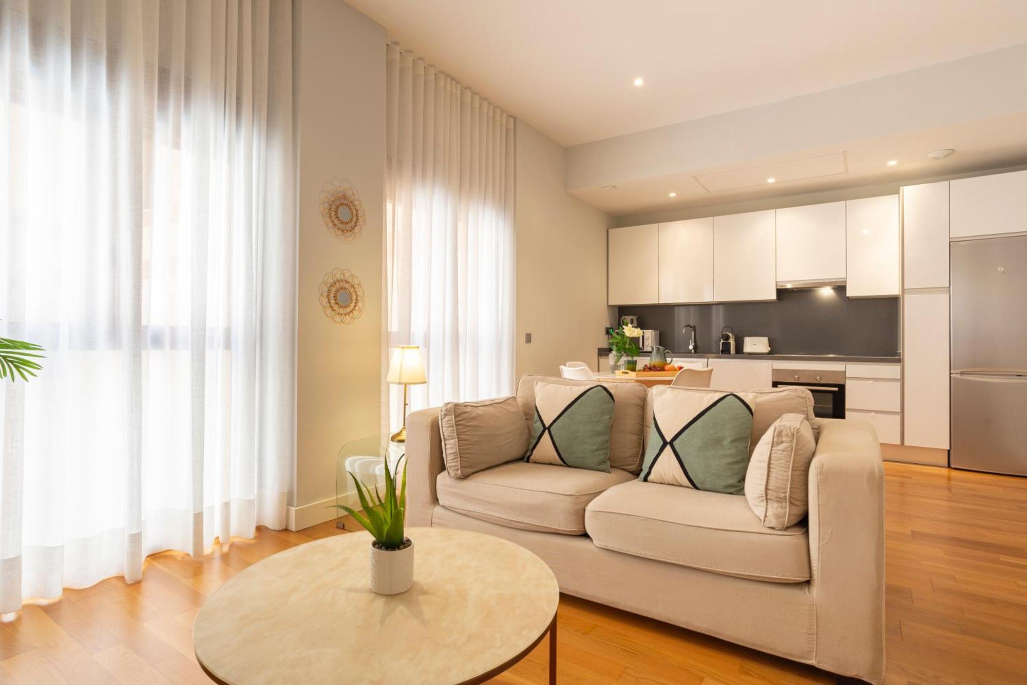 Souviron & Old Town By Ele Apartments Malaga Bagian luar foto