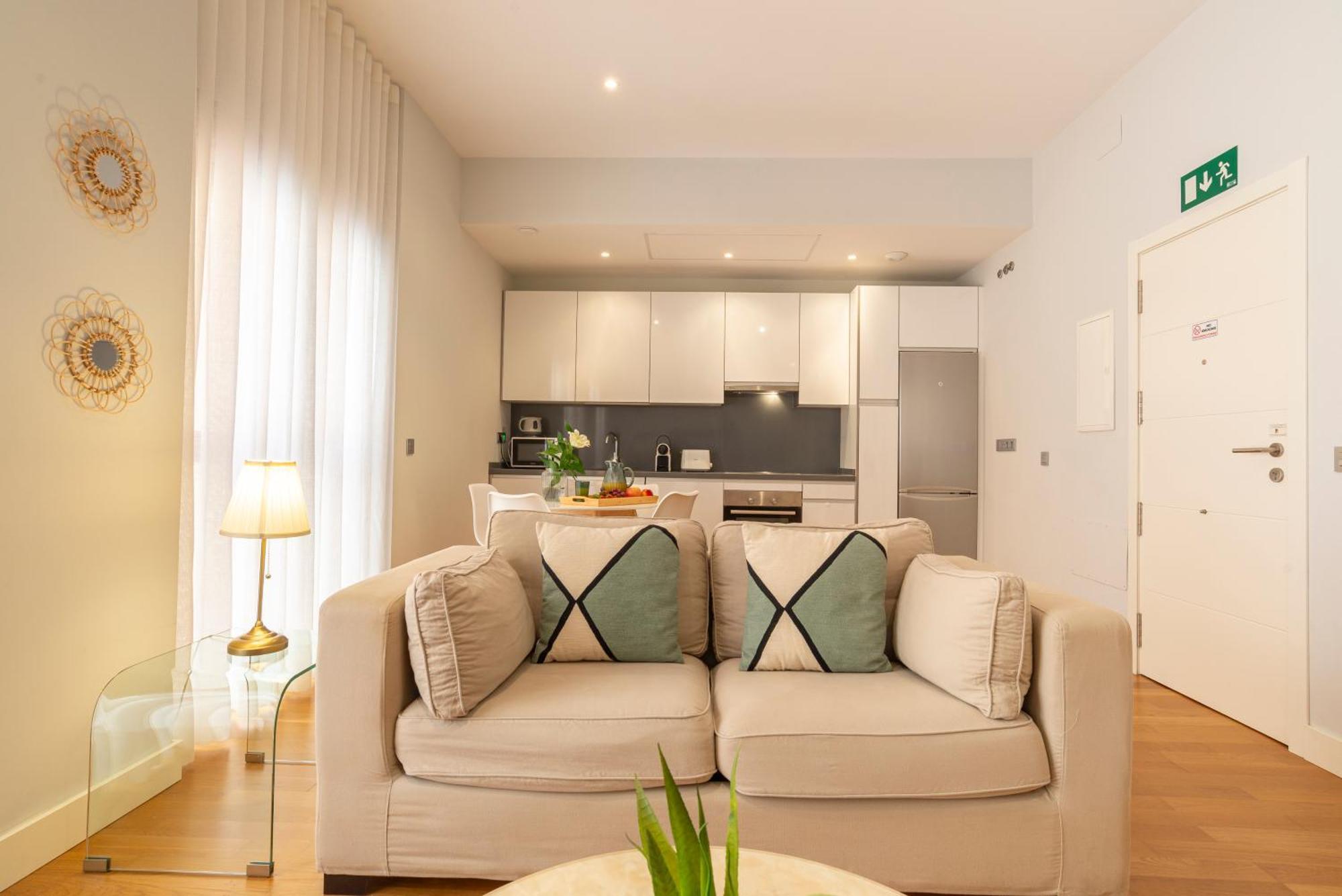 Souviron & Old Town By Ele Apartments Malaga Bagian luar foto